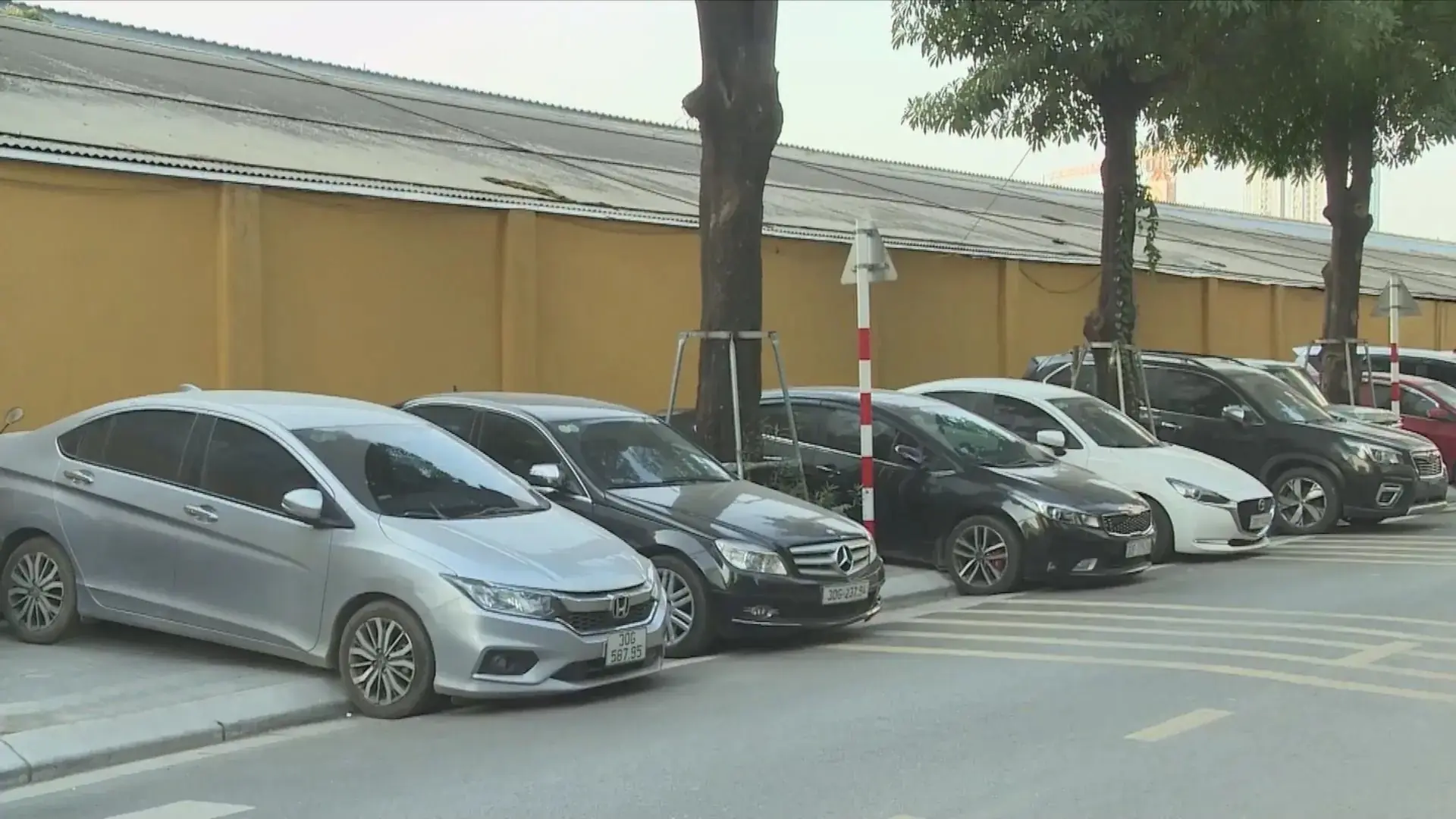 Quản lý vỉa hè, lòng đường - Không chỉ chờ cao điểm